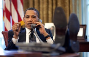Barack_Obama_on_phone_with_Benjamin_Netanyahu_2009-06-08